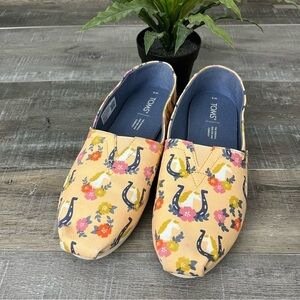 Toms Alpargata Apricot Floral Horses Lucky Horseshoe Flat  Size Women’s 9